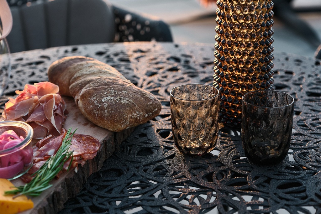 RLK1 Round Dining Table